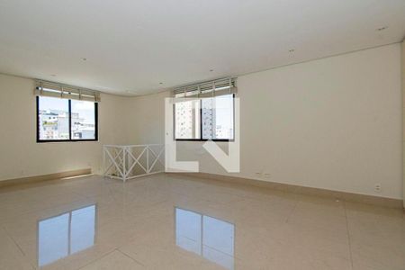 Apartamento para alugar com 220m², 2 quartos e 2 vagas