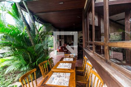 Casa de condomínio para alugar com 550m², 3 quartos e 8 vagas Casa de condomínio para alugar com 550m², 3 quartos e 8 vagasÁrea Gourmet