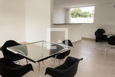 Apartamento para alugar com 47m², 2 quartos e 1 vaga Apartamento para alugar com 47m², 2 quartos e 1 vagaÁrea comum - Salão de festas