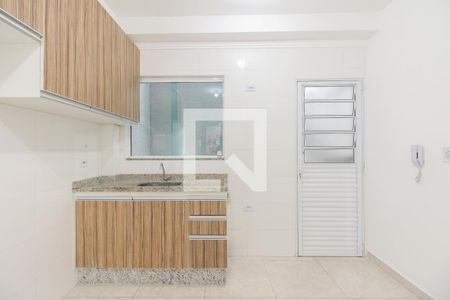 Cozinha  de apartamento para alugar com 2 quartos, 42m² em Vila Esperança, São Paulo