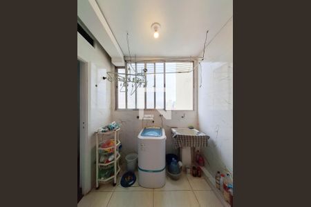 Apartamento à venda com 113m², 3 quartos e 1 vagaÁrea de Serviço