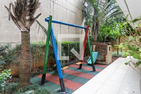 Apartamento à venda com 110m², 2 quartos e 2 vagas Apartamento à venda com 110m², 2 quartos e 2 vagasÁrea comum - Playground 2