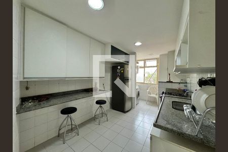 Apartamento à venda com 97m², 3 quartos e 2 vagasCozinha e Área de Serviço