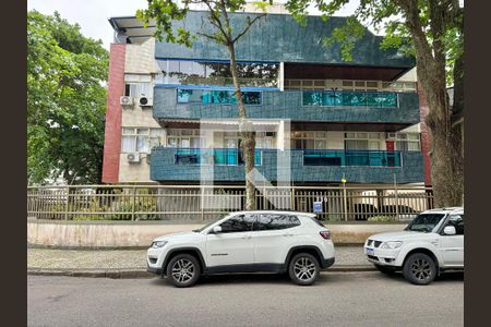 Apartamento à venda com 97m², 3 quartos e 2 vagasFachada