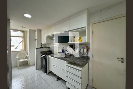 Apartamento à venda com 97m², 3 quartos e 2 vagasCozinha e Área de Serviço