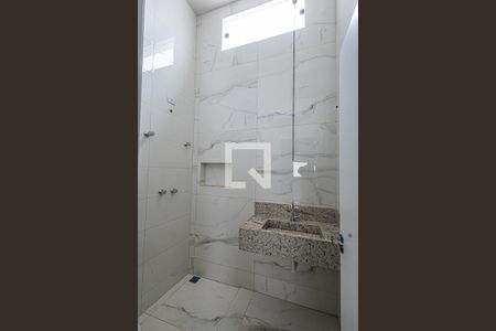 Casa à venda com 162m², 3 quartos e 2 vagasBanheiro