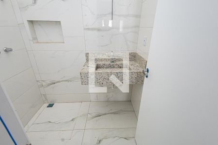 Casa à venda com 162m², 3 quartos e 2 vagasBanheiro