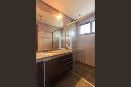 Apartamento à venda com 299m², 6 quartos e 4 vagas Apartamento à venda com 299m², 6 quartos e 4 vagasBanheiro da Suíte 3