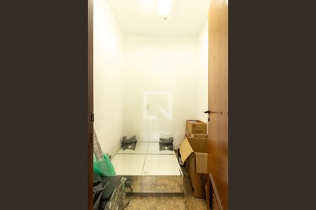 Apartamento à venda com 299m², 6 quartos e 4 vagas Apartamento à venda com 299m², 6 quartos e 4 vagasDespensa