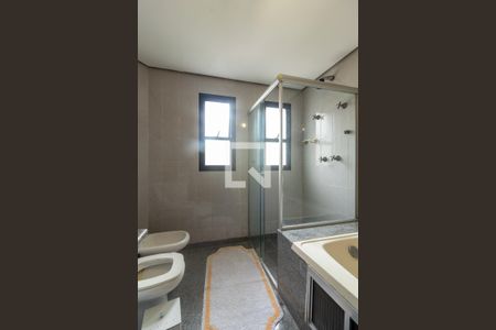 Apartamento à venda com 299m², 6 quartos e 4 vagas Apartamento à venda com 299m², 6 quartos e 4 vagasBanheiro da Suíte 1