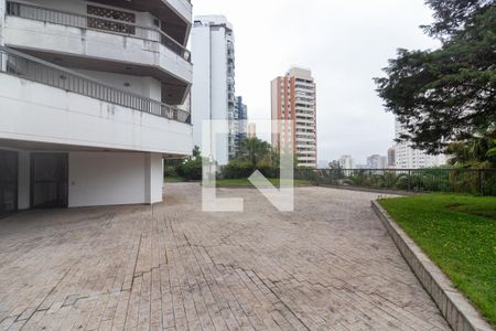 Apartamento à venda com 299m², 6 quartos e 4 vagas Apartamento à venda com 299m², 6 quartos e 4 vagasÁrea comum