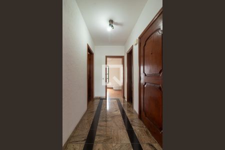 Apartamento à venda com 299m², 6 quartos e 4 vagas Apartamento à venda com 299m², 6 quartos e 4 vagasCorredor