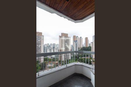 Apartamento à venda com 299m², 6 quartos e 4 vagas Apartamento à venda com 299m², 6 quartos e 4 vagasVaranda da Suíte 1