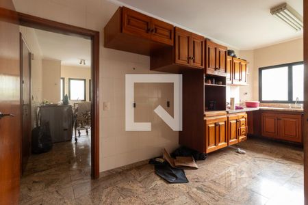 Apartamento à venda com 299m², 6 quartos e 4 vagas Apartamento à venda com 299m², 6 quartos e 4 vagasCozinha