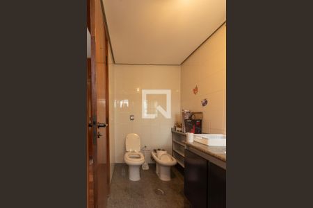 Apartamento à venda com 299m², 6 quartos e 4 vagas Apartamento à venda com 299m², 6 quartos e 4 vagasBanheiro da Suíte 2