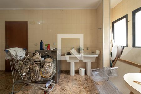 Apartamento à venda com 299m², 6 quartos e 4 vagas Apartamento à venda com 299m², 6 quartos e 4 vagasÁrea de Serviço