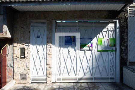 Casa à venda com 150m², 3 quartos e 4 vagas Casa à venda com 150m², 3 quartos e 4 vagasFachada