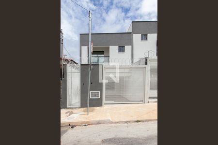 Casa à venda com 162m², 3 quartos e 2 vagasFachada