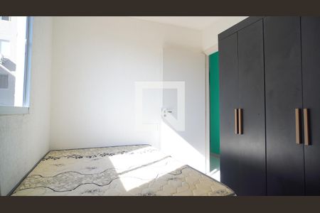 Quarto 1 de apartamento para alugar com 2 quartos, 42m² em Jardim Dona Leopoldina, Porto Alegre