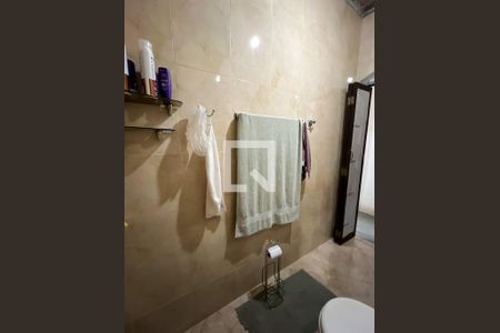 Casa à venda com 220m², 4 quartos e 5 vagas Casa à venda com 220m², 4 quartos e 5 vagasBanheiro da suíte 3