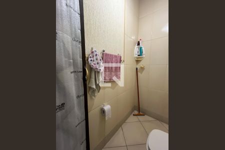 Casa à venda com 220m², 4 quartos e 5 vagas Casa à venda com 220m², 4 quartos e 5 vagasBanheiro da suíte 4