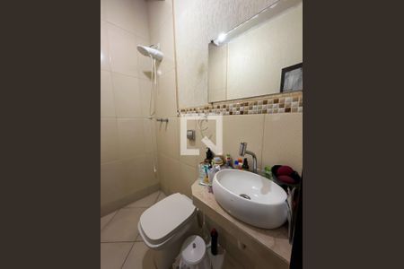 Casa à venda com 220m², 4 quartos e 5 vagas Casa à venda com 220m², 4 quartos e 5 vagasBanheiro da suíte 4