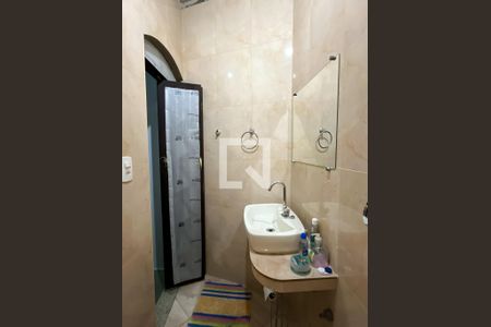 Casa à venda com 220m², 4 quartos e 5 vagas Casa à venda com 220m², 4 quartos e 5 vagasBanheiro da Suíte 1