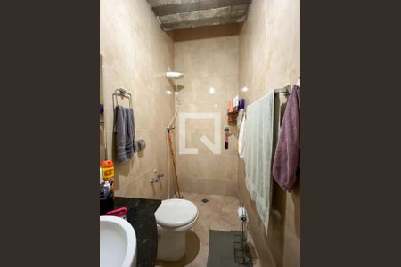 Casa à venda com 220m², 4 quartos e 5 vagas Casa à venda com 220m², 4 quartos e 5 vagasBanheiro da suíte 3