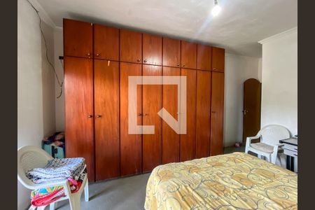 Casa à venda com 220m², 4 quartos e 5 vagas Casa à venda com 220m², 4 quartos e 5 vagasSuíte 3