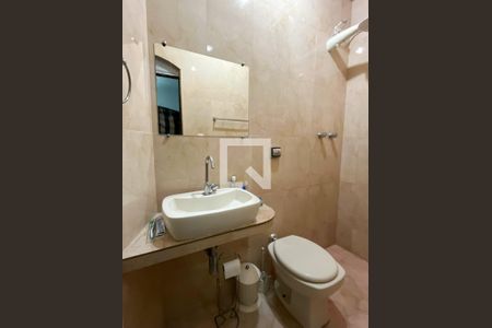 Casa à venda com 220m², 4 quartos e 5 vagas Casa à venda com 220m², 4 quartos e 5 vagasBanheiro da Suíte 1