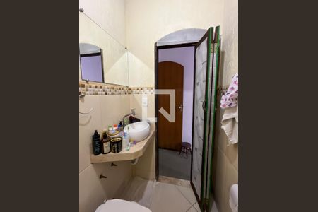 Casa à venda com 220m², 4 quartos e 5 vagas Casa à venda com 220m², 4 quartos e 5 vagasBanheiro da suíte 4