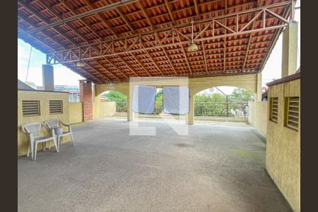 Casa à venda com 220m², 4 quartos e 5 vagas Casa à venda com 220m², 4 quartos e 5 vagasEspaço Superior