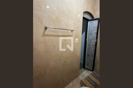 Casa à venda com 220m², 4 quartos e 5 vagas Casa à venda com 220m², 4 quartos e 5 vagasBanheiro da Suíte 1