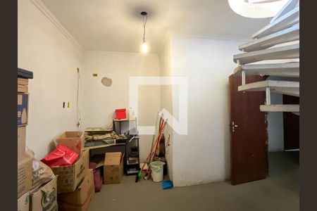 Casa à venda com 220m², 4 quartos e 5 vagas Casa à venda com 220m², 4 quartos e 5 vagasEscritório