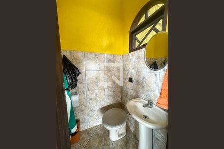 Casa à venda com 220m², 4 quartos e 5 vagas Casa à venda com 220m², 4 quartos e 5 vagasBanheiro de serviço
