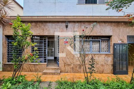 Casa à venda com 300m², 4 quartos e 3 vagasFachada