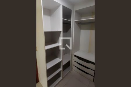 Closet da Suíte de apartamento à venda com 2 quartos, 70m² em Jacarepaguá, Rio de Janeiro