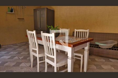 Casa à venda com 196m², 3 quartos e 2 vagas