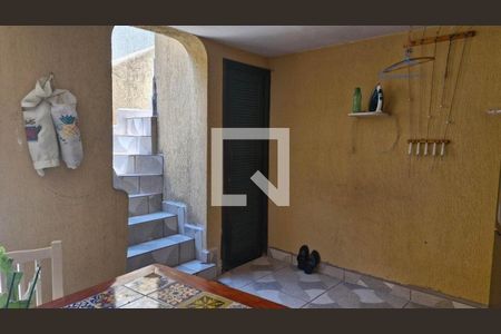 Casa à venda com 196m², 3 quartos e 2 vagas