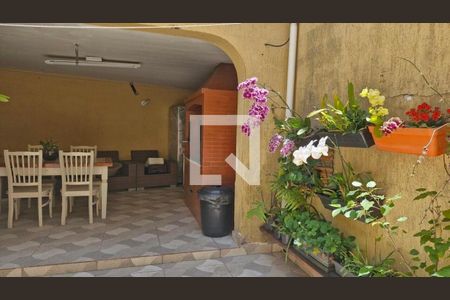 Casa à venda com 196m², 3 quartos e 2 vagas