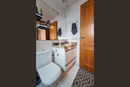 Apartamento à venda com 65m², 2 quartos e 2 vagas Apartamento à venda com 65m², 2 quartos e 2 vagasBanheiro da Suíte