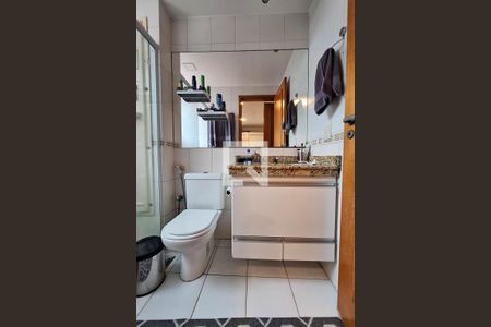 Apartamento à venda com 65m², 2 quartos e 2 vagas Apartamento à venda com 65m², 2 quartos e 2 vagasBanheiro da Suíte