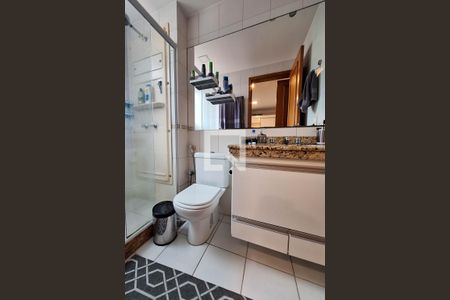 Apartamento à venda com 65m², 2 quartos e 2 vagas Apartamento à venda com 65m², 2 quartos e 2 vagasBanheiro da Suíte