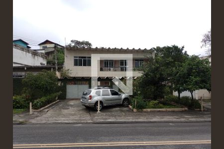 Casa à venda com 360m², 6 quartos e 3 vagas Casa à venda com 360m², 6 quartos e 3 vagasFachada