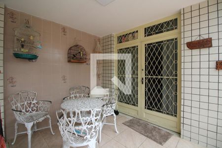 Casa à venda com 360m², 6 quartos e 3 vagasÁrea Externa - Entrada