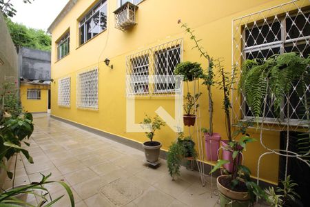 Casa à venda com 360m², 6 quartos e 3 vagasÁrea Externa - Lateral