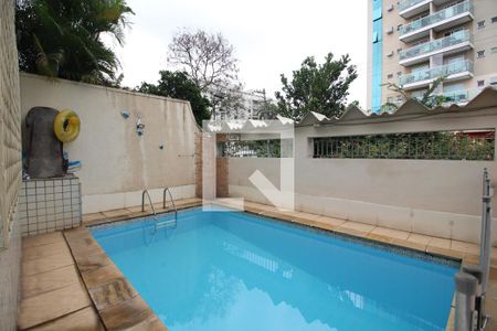 Casa à venda com 360m², 6 quartos e 3 vagasÁrea Externa - Piscina