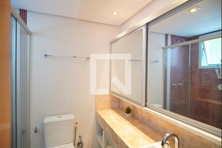 Apartamento à venda com 221m², 3 quartos e 2 vagasBanheiro da Suíte