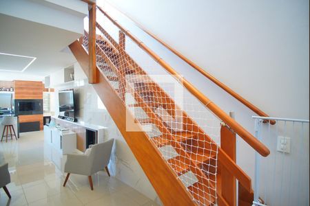 Apartamento à venda com 221m², 3 quartos e 2 vagasEscada - Acesso Piso Superior