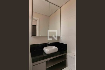 Banheiro da Suíte de apartamento para alugar com 3 quartos, 76m² em Planalto, Belo Horizonte